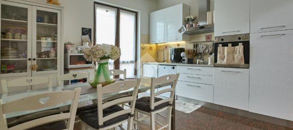 3 bedrooms Villa in Mulazzano, Italy No. 329567 12