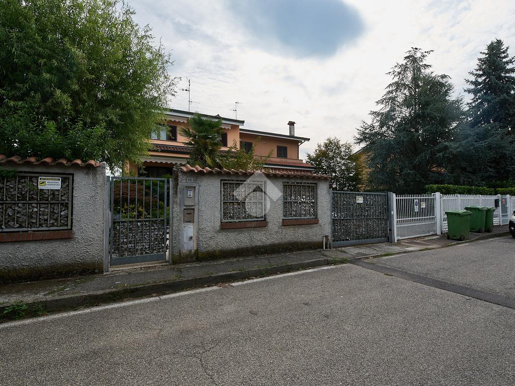 3 bedrooms Villa in Mulazzano, Italy No. 329567