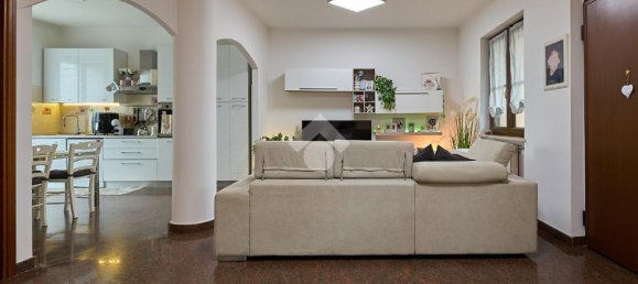 3 bedrooms Villa in Mulazzano, Italy No. 329567 8