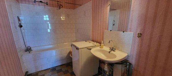 2 bedrooms House in Mayenne, France No. 357621 6