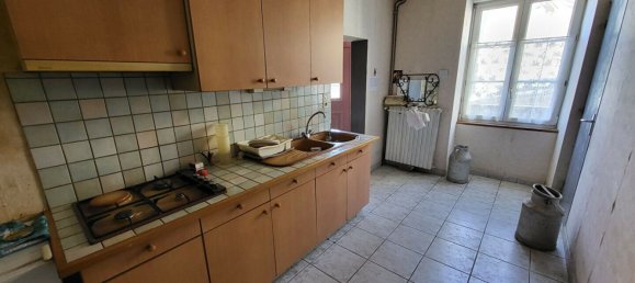 2 bedrooms House in Mayenne, France No. 357621 4