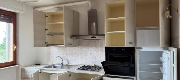 5 rooms Apartment in Santa Vittoria in Matenano, Italy No. 297100 17