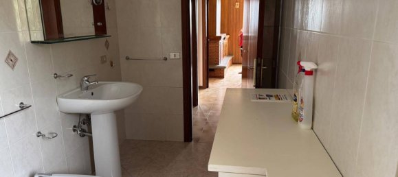 5 rooms Apartment in Santa Vittoria in Matenano, Italy No. 297100 30