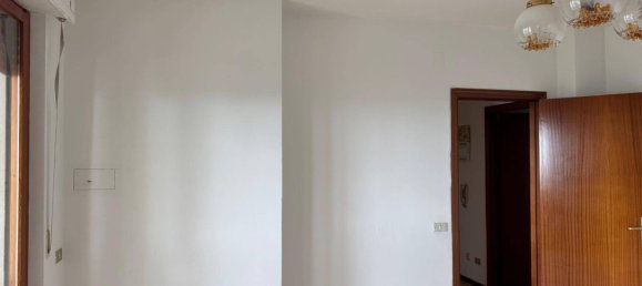 5 rooms Apartment in Santa Vittoria in Matenano, Italy No. 297100 8