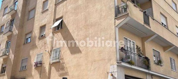 1 bedroom Apartment in Rome, Italy No. 300962 12