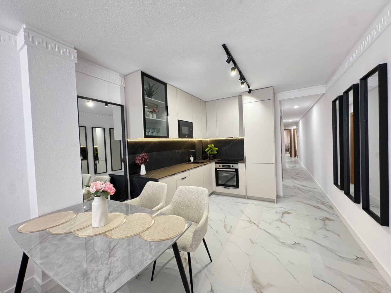 4 bedrooms Apartment in Torrevieja, Spain No. 146803