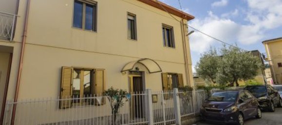 4 bedrooms Villa in Catanzaro, Italy No. 224102 9