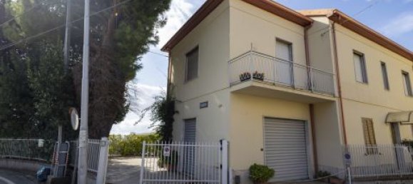 4 bedrooms Villa in Catanzaro, Italy No. 224102 4