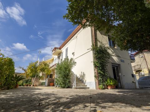 4 bedrooms Villa in Catanzaro, Italy No. 224102