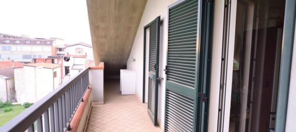 3 bedrooms Penthouse in Pescara, Italy No. 323661 11