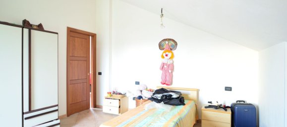 3 bedrooms Penthouse in Pescara, Italy No. 323661 8