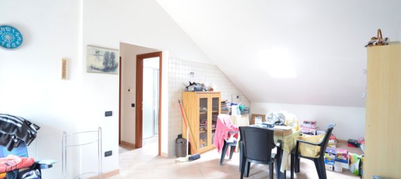 3 bedrooms Penthouse in Pescara, Italy No. 323661 2