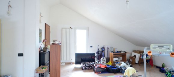 3 bedrooms Penthouse in Pescara, Italy No. 323661 5