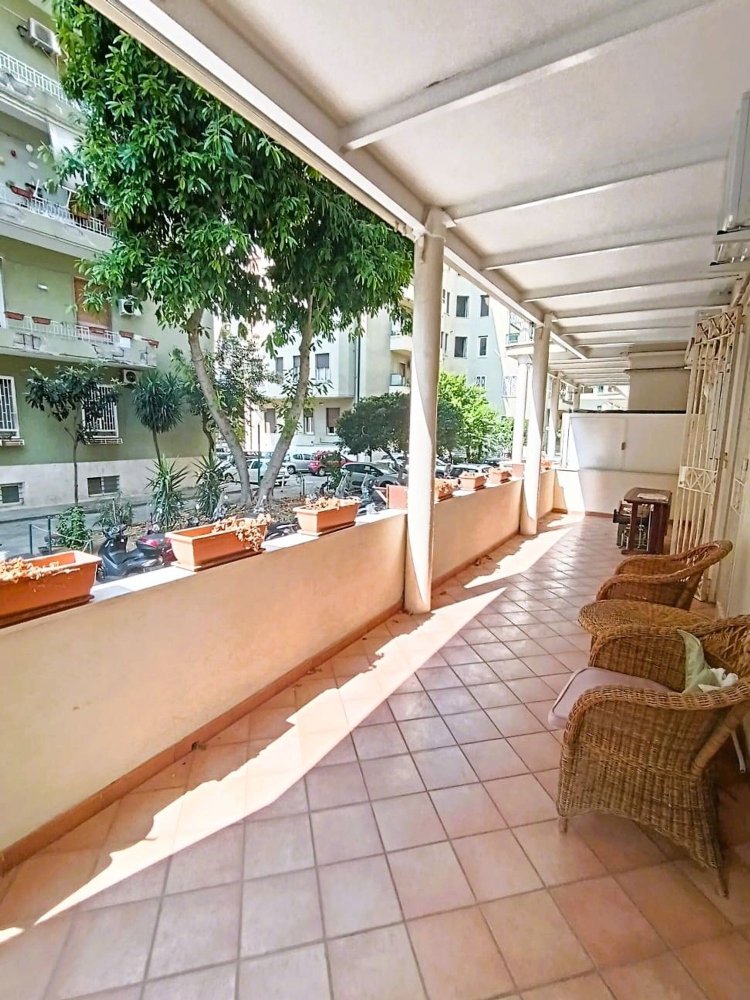 3 bedrooms Apartment in Naples, Italy No. 313998