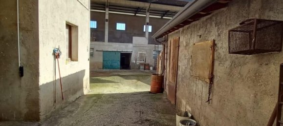 Edificio en Desenzano del Garda, Italy 250 m² No. 96067 46