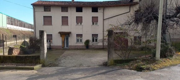 Edificio en Desenzano del Garda, Italy 250 m² No. 96067 48