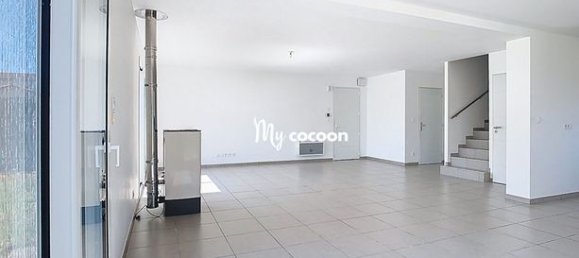 4 bedrooms House in Ain, France No. 313525 8