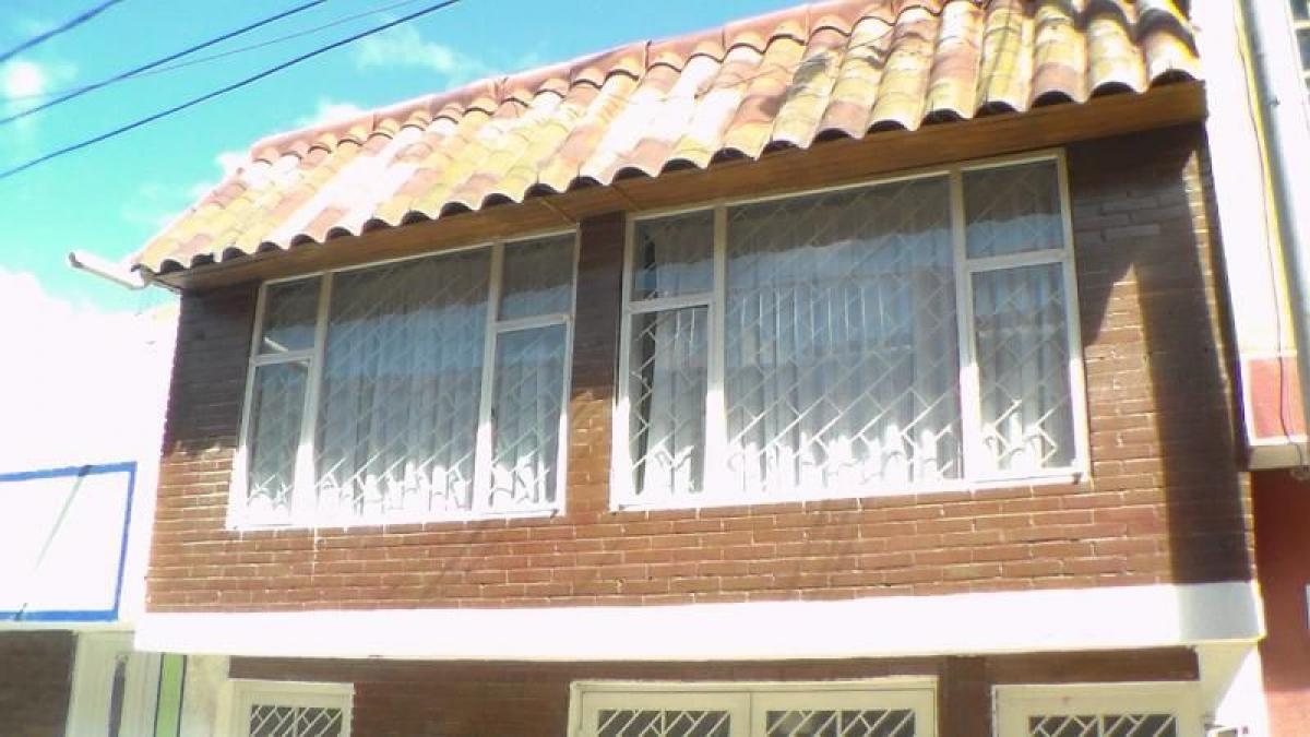 5 bedrooms House in Cundinamarca, Colombia No. 3479