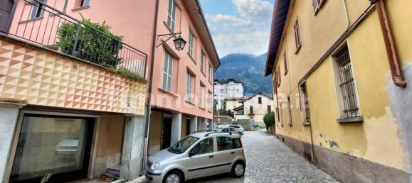 Bureau à Chiavenna, Italy 49m² No. 310940 2