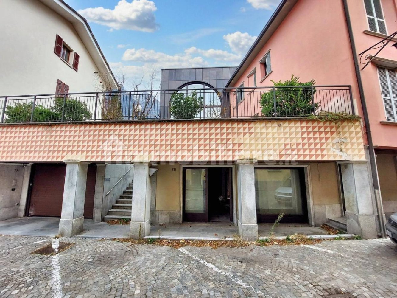 Bureau à Chiavenna, Italy 49m² No. 310940
