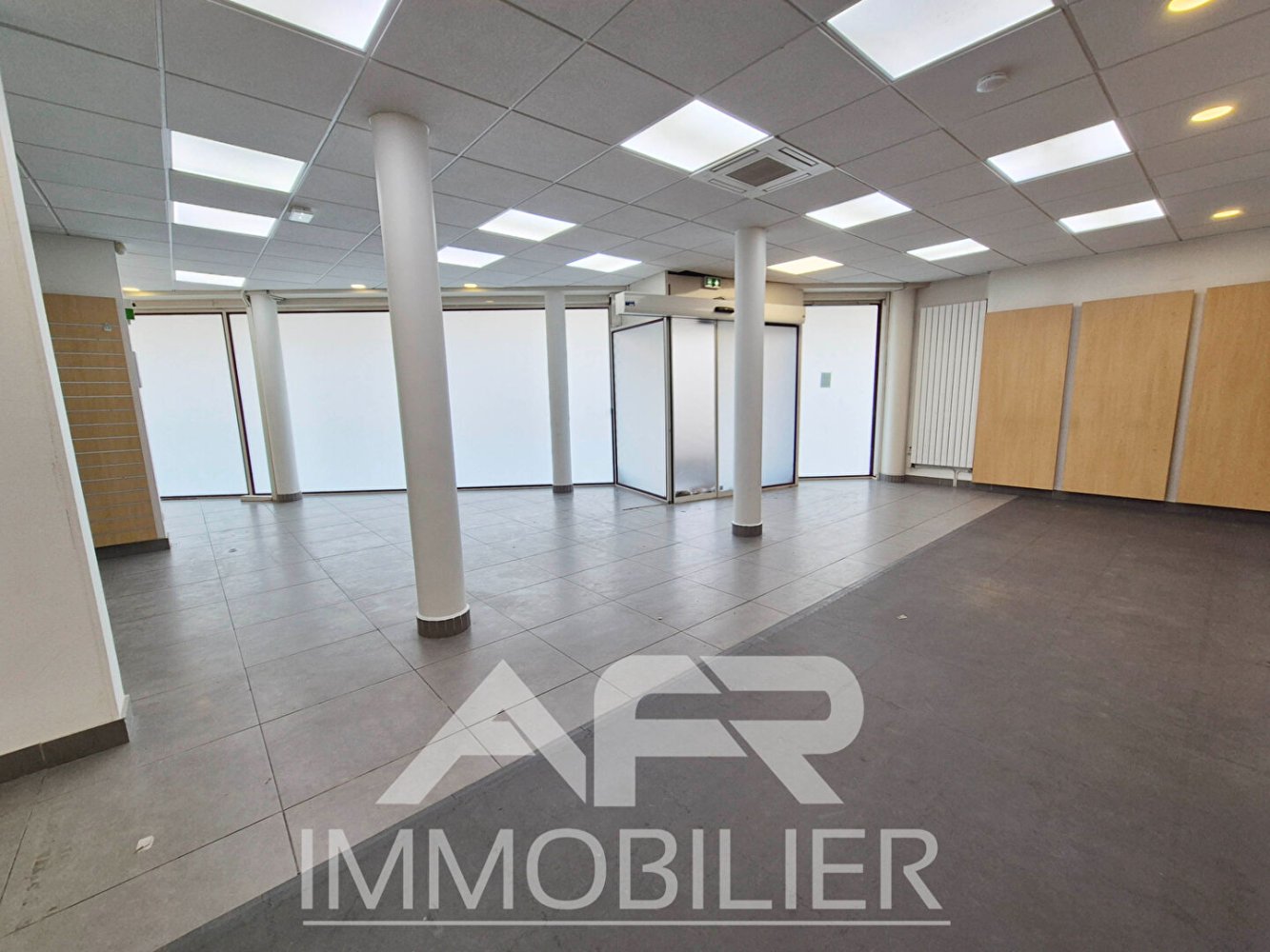 Propiedad comercial en Chatou, France 280 m² No. 146420