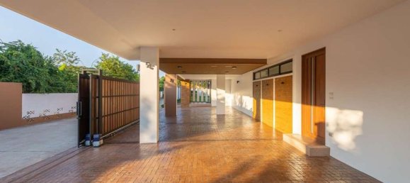 5 bedrooms House in Chiang Mai, Thailand No. 26965 3