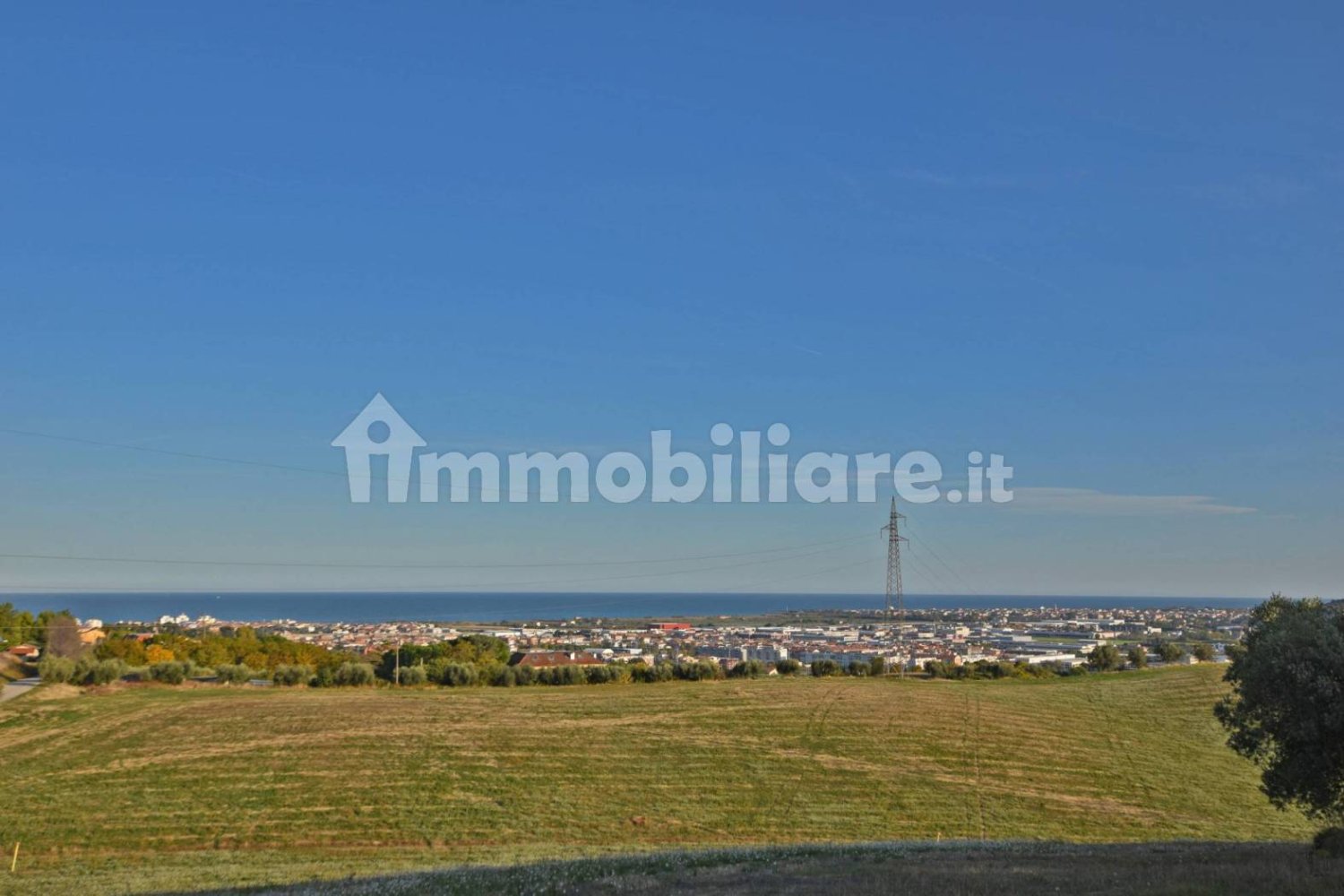 Дом с 6 спальнями в Сан Бенедетто дель Тронто, Италия № 155050