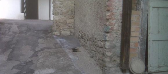 4 rooms House in Fonzaso, Italy No. 252812 3