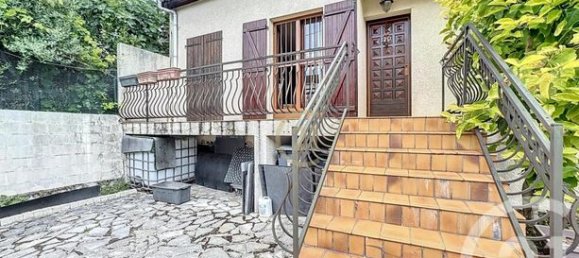 Casa de 4 dormitorios en Bobigny, France No. 309215 12