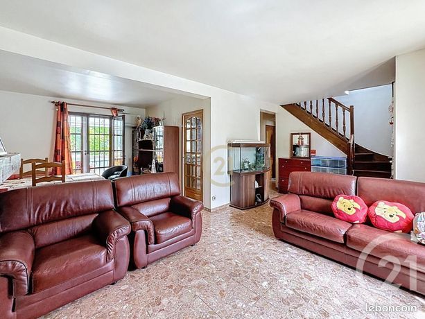 Casa de 4 dormitorios en Bobigny, France No. 309215