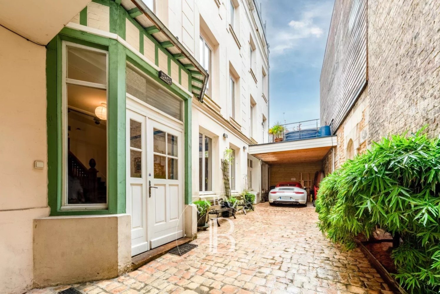 5 bedrooms Hotel in Rouen, France No. 352100