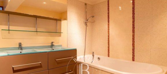 5 bedrooms Hotel in Rouen, France No. 352100 11