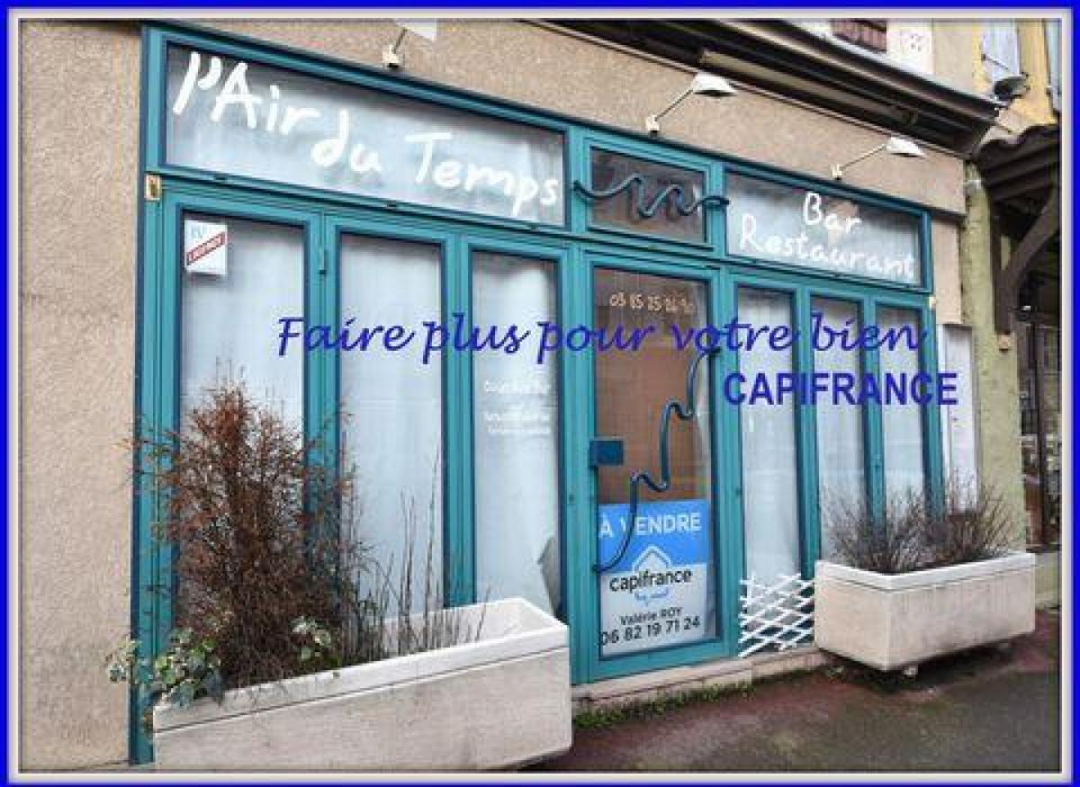 240m² Office in La Clayette, France No. 17599