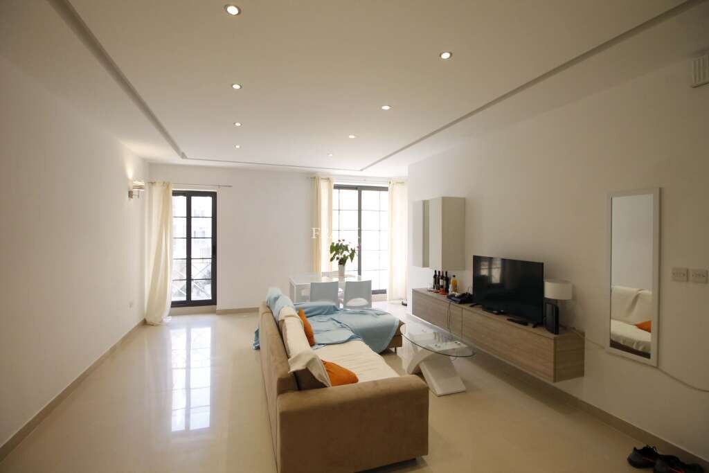 Apartamento de 3 dormitorios en Sliema, Malta No. 9271