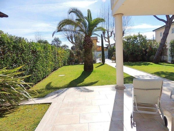 Villa de 5 divisões em Forte dei Marmi, Italy N.º 188645