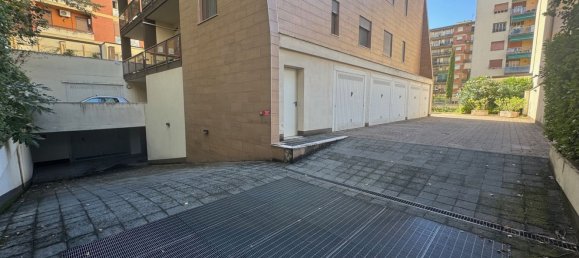 16m² Garage in Florence, Italy No. 322793 16