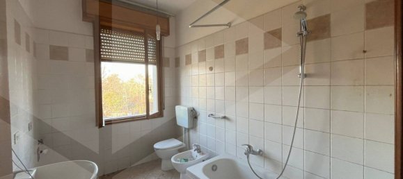 4 rooms Apartment in Fiorano Modenese, Italy No. 28672 9