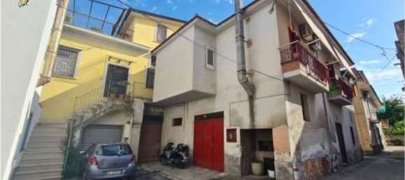5 rooms Apartment in Saviano, Italy No. 11056 8