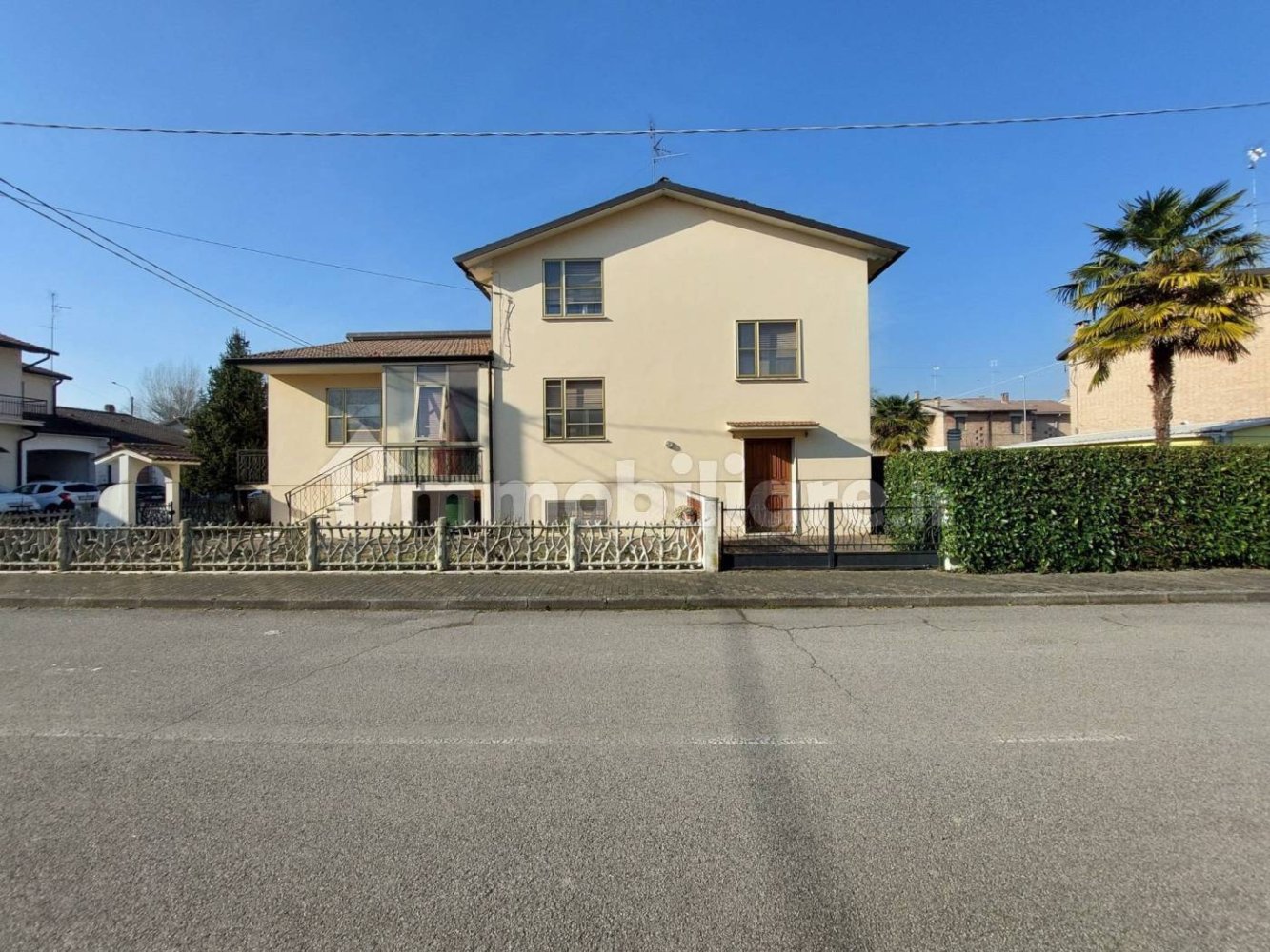 5 bedrooms Villa in Bondeno, Italy No. 118912