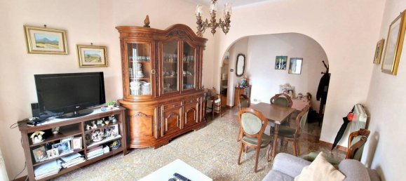 3 rooms Apartment in Rome, Italy No. 201898 2