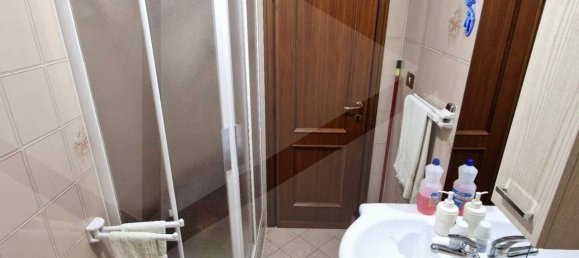 3 rooms Apartment in Rome, Italy No. 201898 44