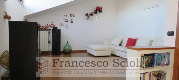 Apartamento de 2 habitaciónes en Saronno, Italy No. 334213 10