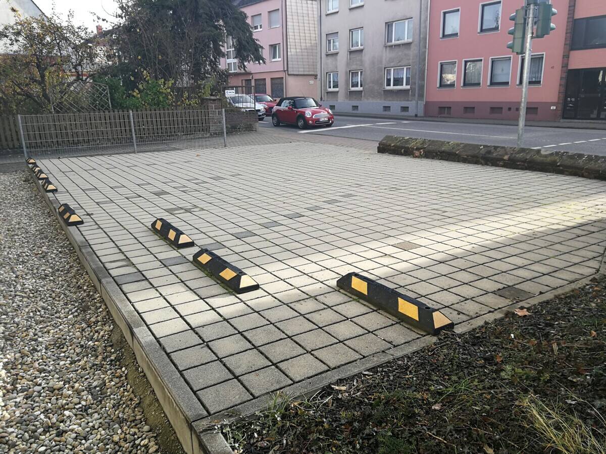  Building in Zweibrucken, Germany No. 321670