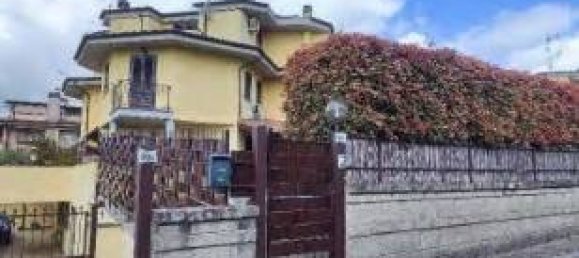 3 bedrooms Apartment in Lariano, Italy No. 190521 8