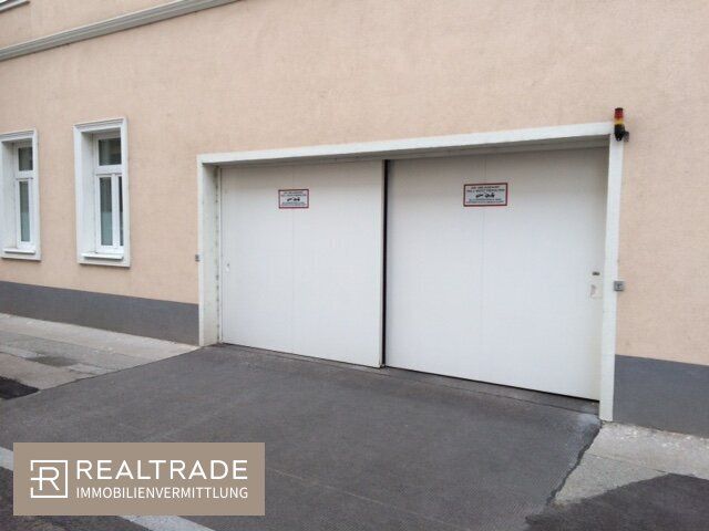  Parking in Vienna, Austria No. 127795