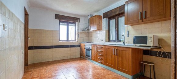 3 chambres Maison à Castro Daire, Portugal No. 174327 20