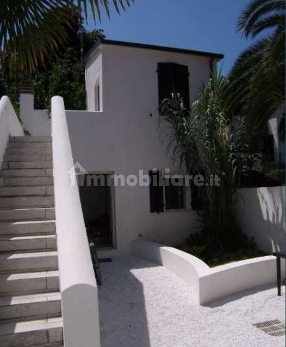 3 bedrooms House in Carrara, Italy No. 69747
