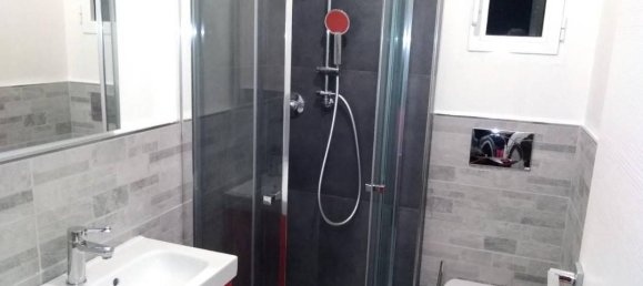 3 bedrooms House in Carrara, Italy No. 69747 41