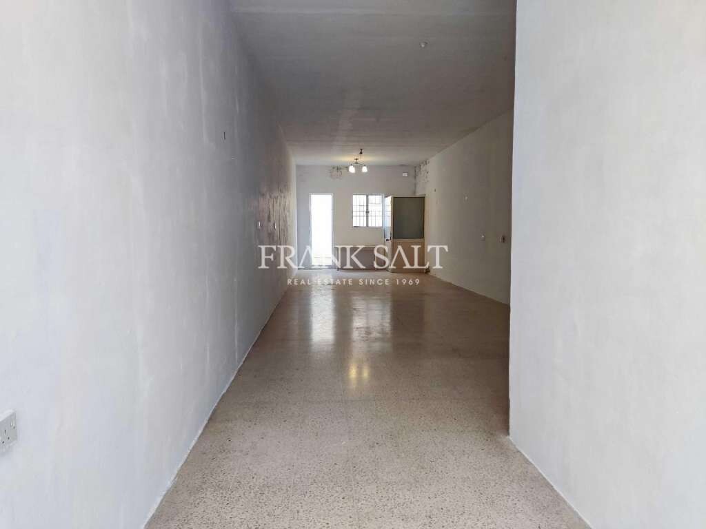 75m² Shop in Fgura, Malta No. 12718