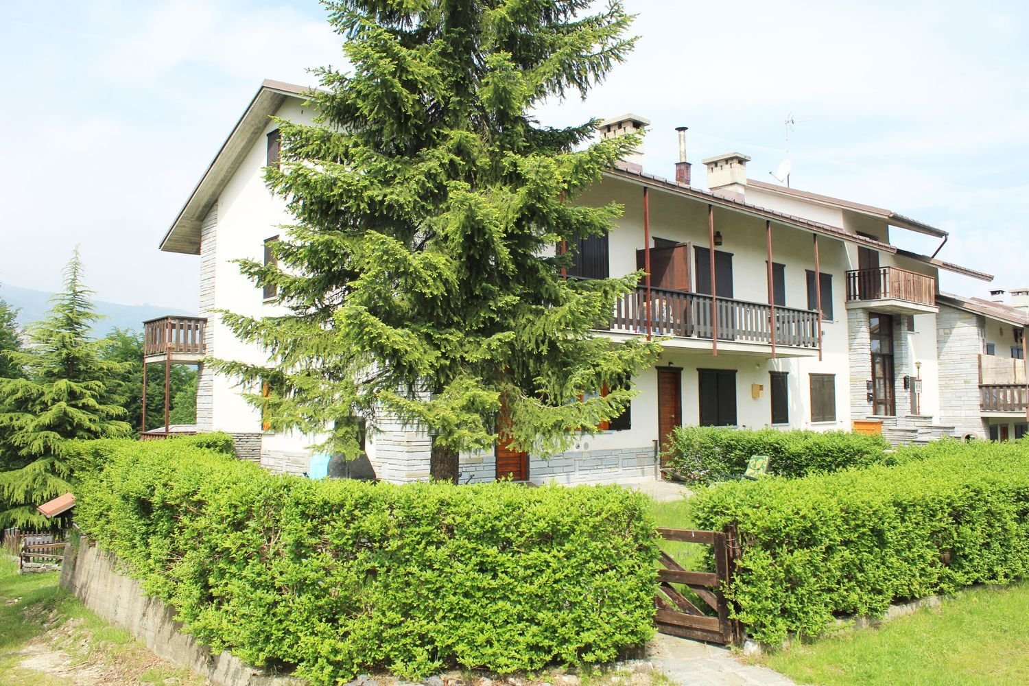 2 bedrooms Apartment in Cavour, Italy No. 401765